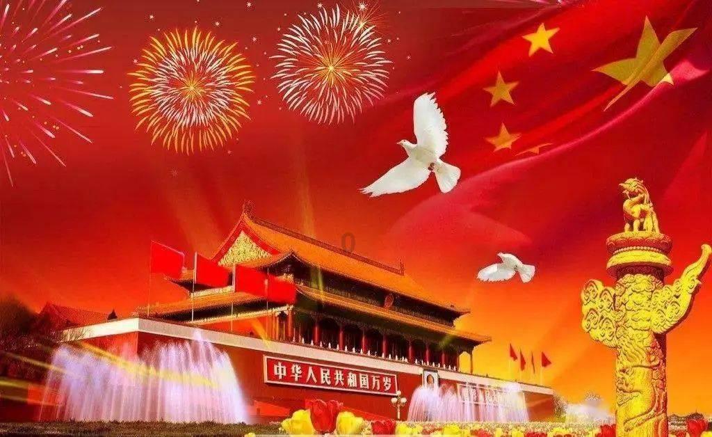 52岁朱丽倩到佛堂吃斋饭,不介意隔夜饭菜,喜欢打包带回家享用!